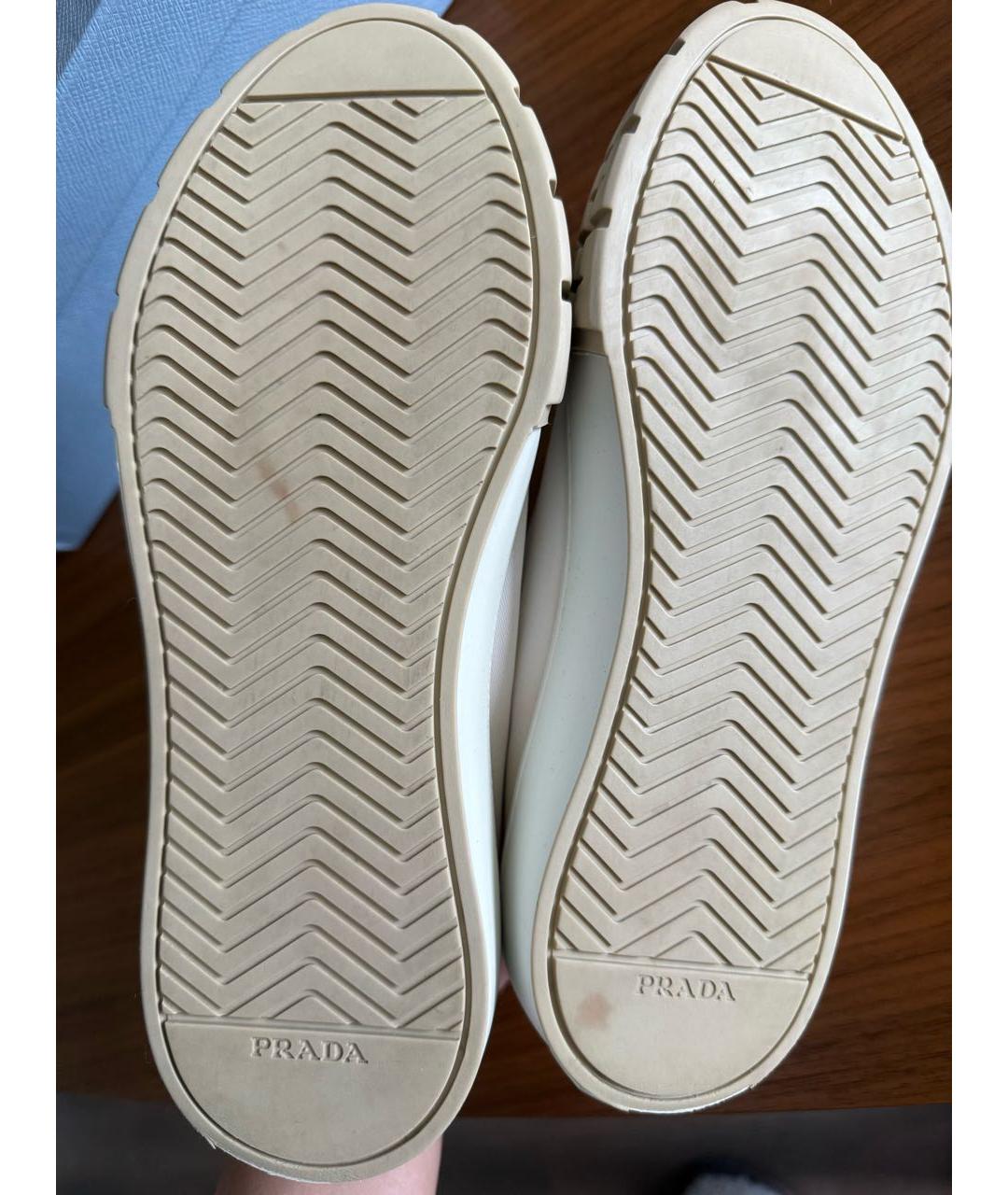 PRADA Белые текстильные кеды, фото 4