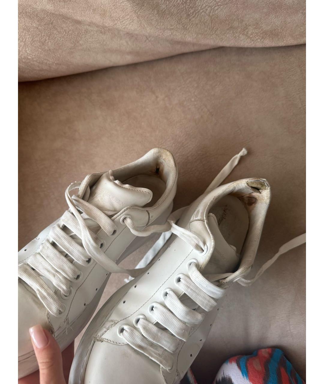 ALEXANDER MCQUEEN Белые кожаные кеды, фото 4