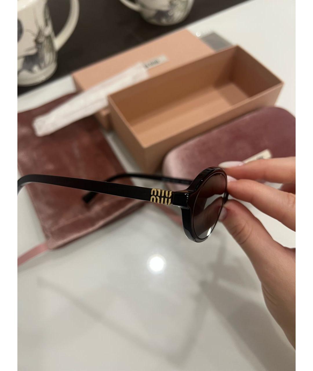 MIU MIU Черные пластиковые солнцезащитные очки, фото 4