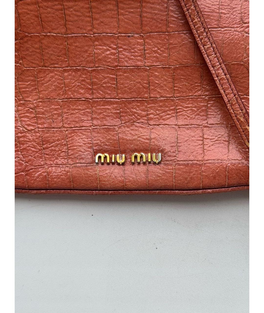 MIU MIU Коралловая сумка через плечо из лакированной кожи, фото 8