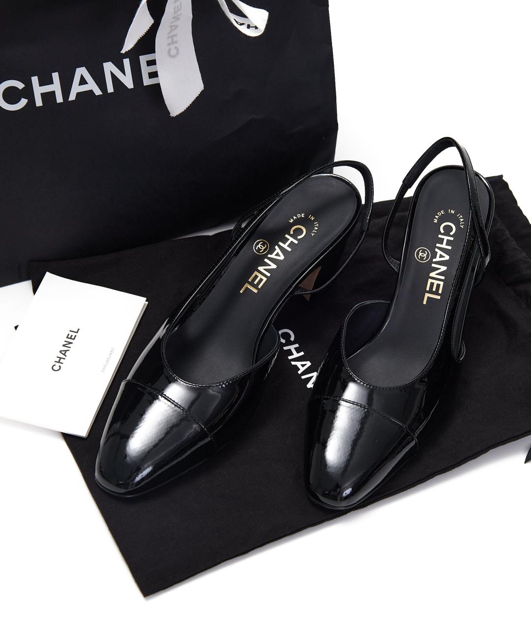 CHANEL Черные лодочки на низком каблуке из лакированной кожи, фото 7
