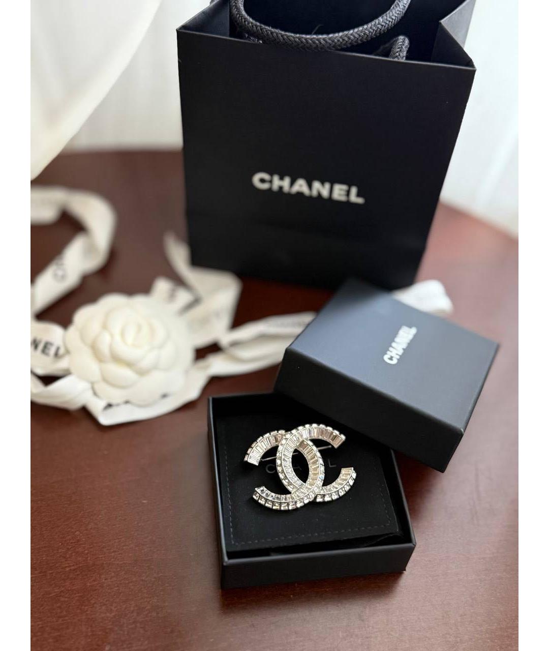 CHANEL Белый брелок, фото 2