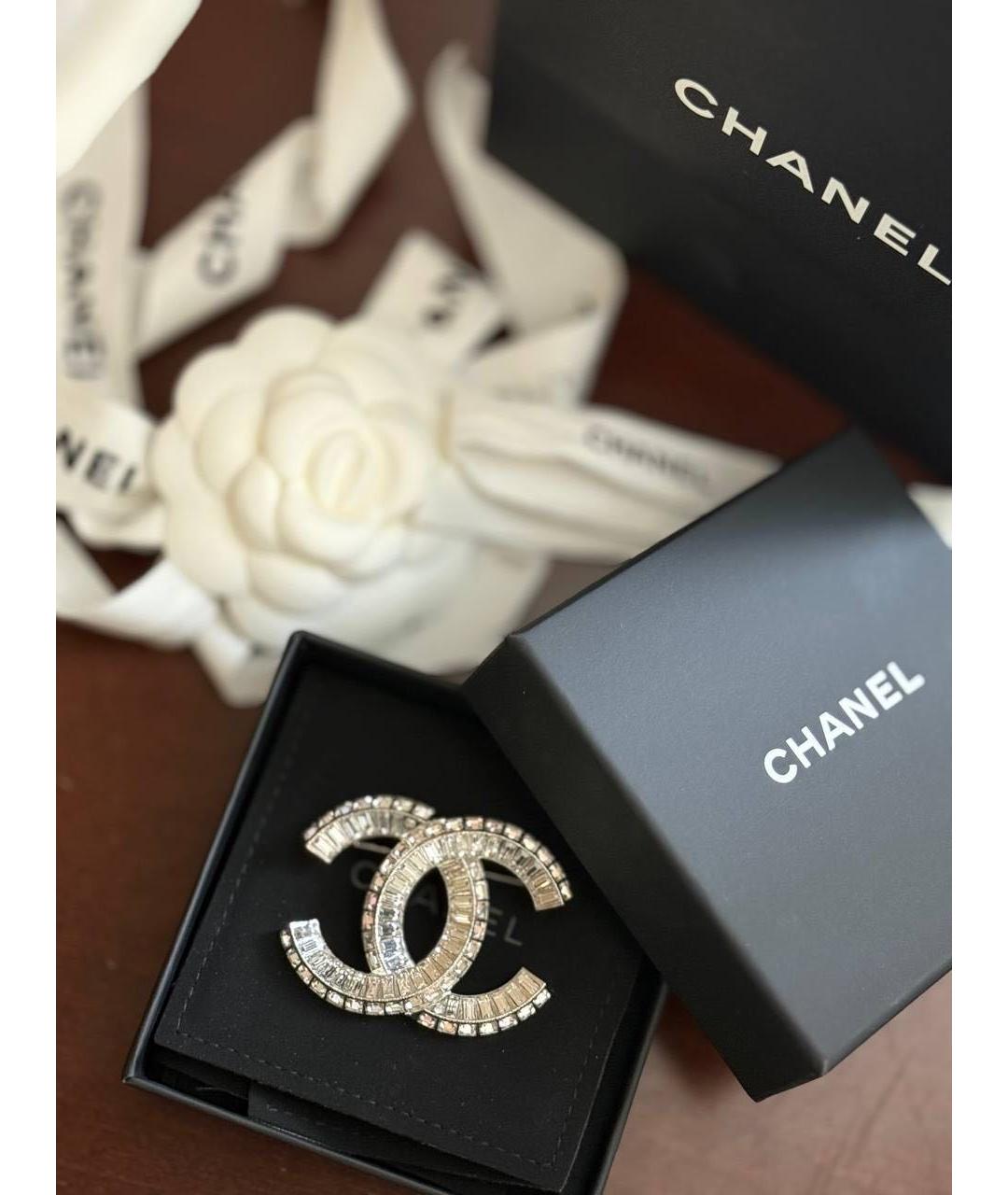 CHANEL Белый брелок, фото 3