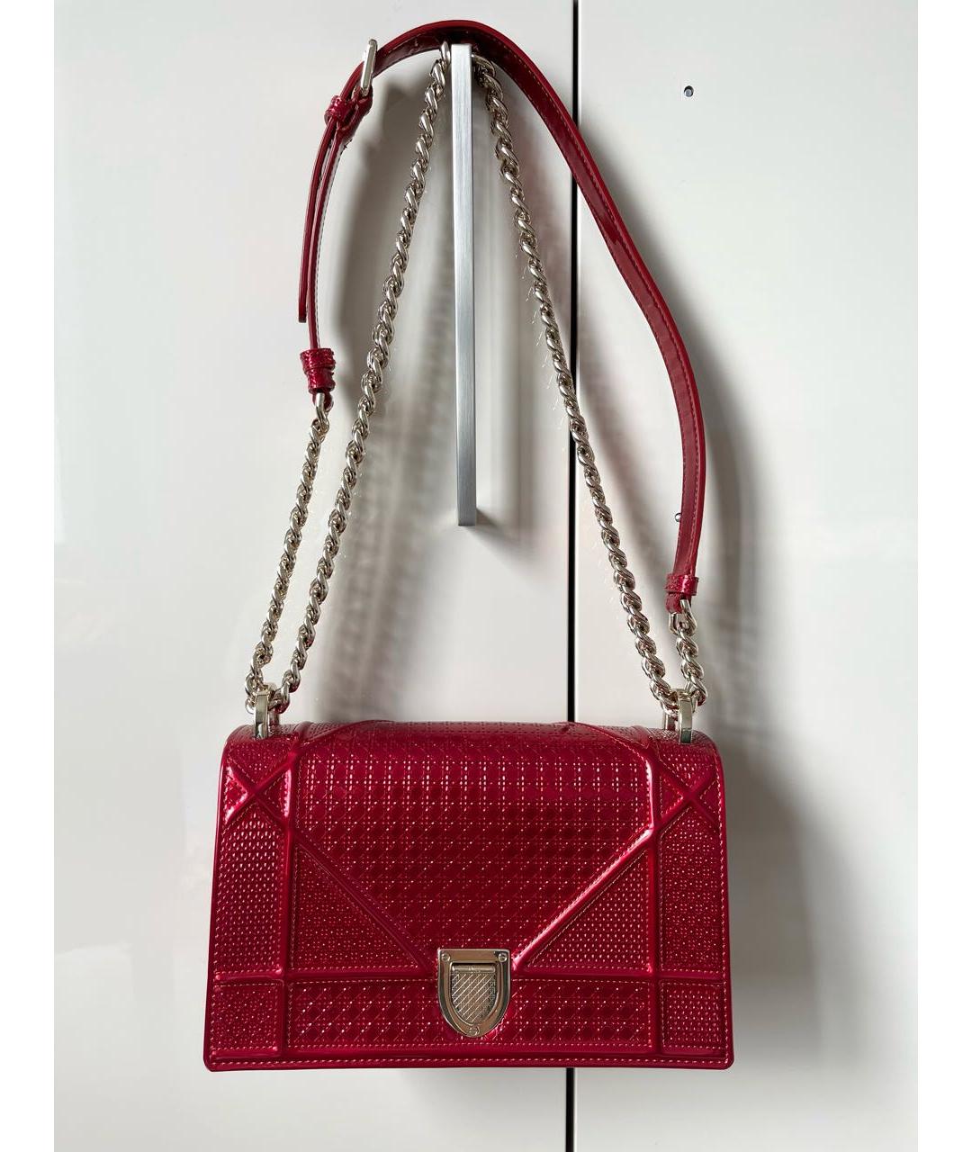CHRISTIAN DIOR Красная сумка через плечо из лакированной кожи, фото 9