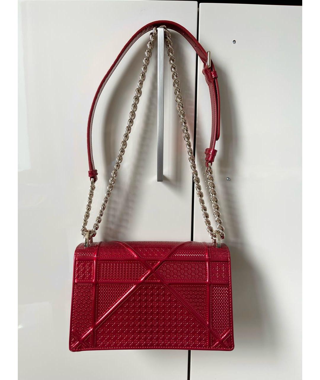 CHRISTIAN DIOR Красная сумка через плечо из лакированной кожи, фото 3
