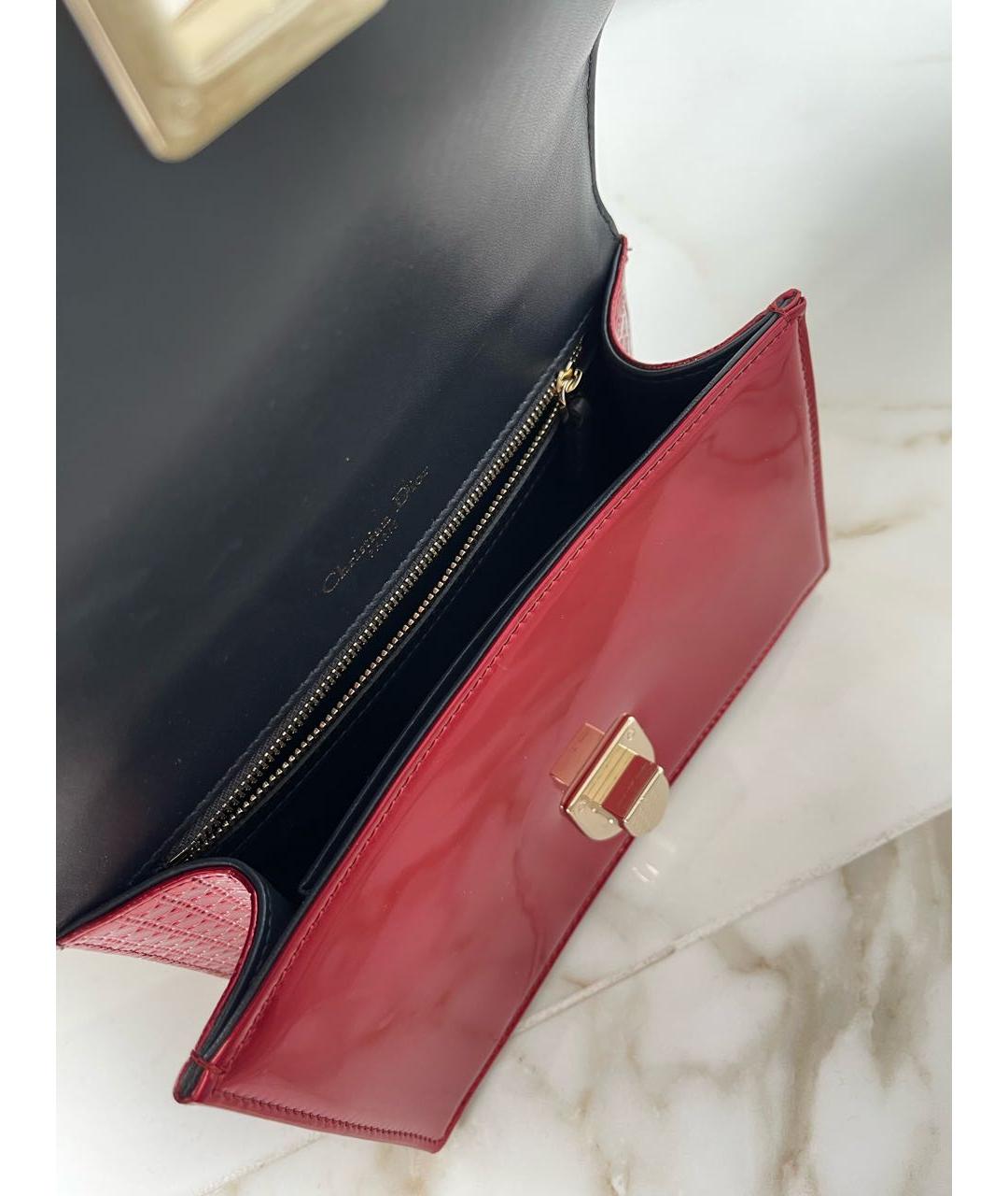 CHRISTIAN DIOR Красная сумка через плечо из лакированной кожи, фото 4
