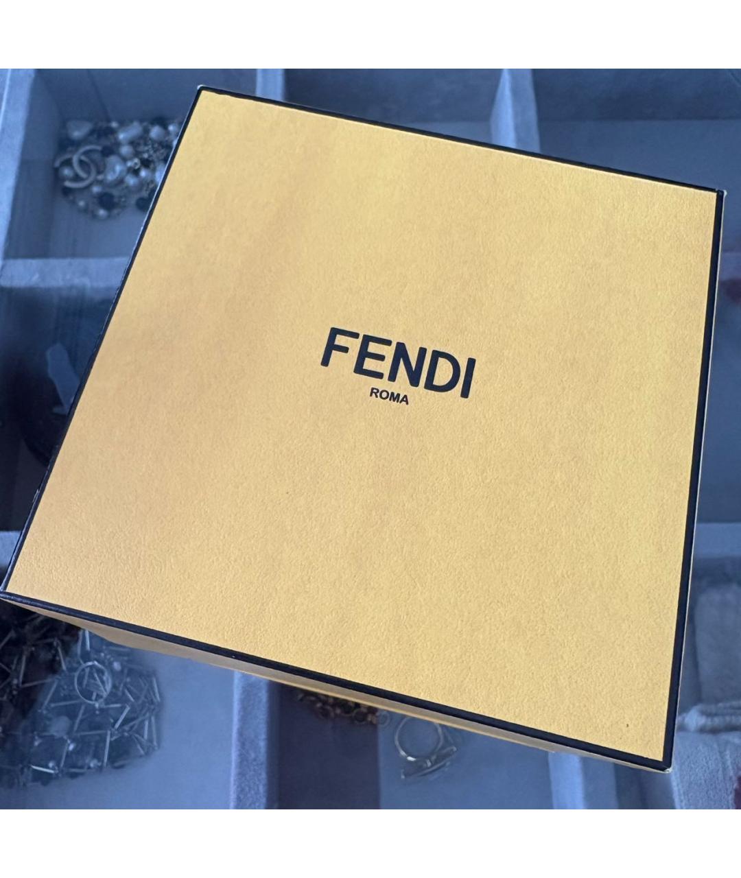 FENDI Бежевый брелок, фото 5
