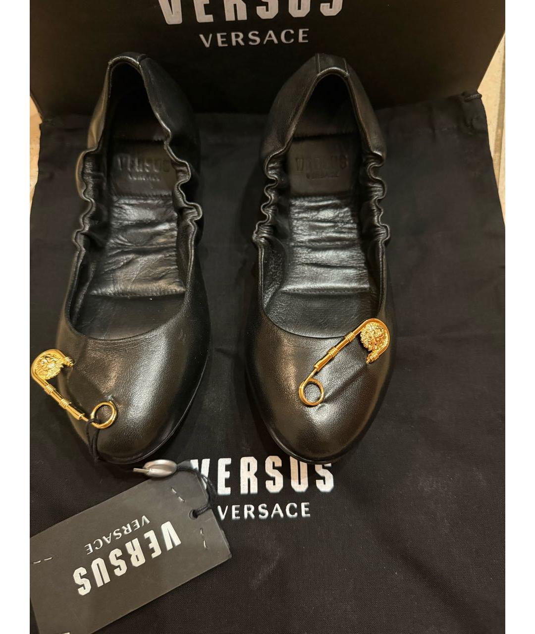 VERSUS VERSACE Черные кожаные балетки, фото 2