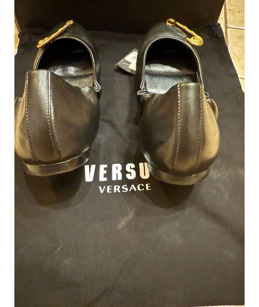 VERSUS VERSACE Черные кожаные балетки, фото 4