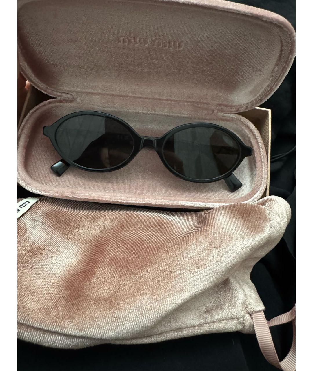 MIU MIU Черные пластиковые солнцезащитные очки, фото 3