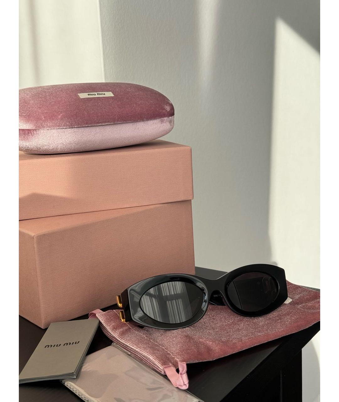 MIU MIU Черные пластиковые солнцезащитные очки, фото 4