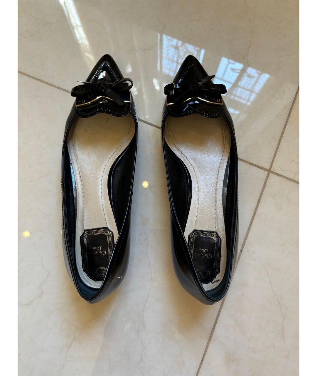 CHRISTIAN DIOR Черные балетки из лакированной кожи, фото 3