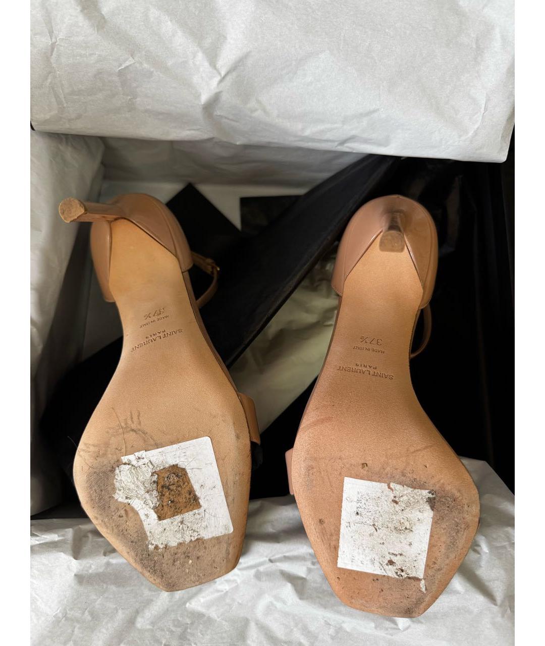 SAINT LAURENT Бежевые босоножки из лакированной кожи, фото 5