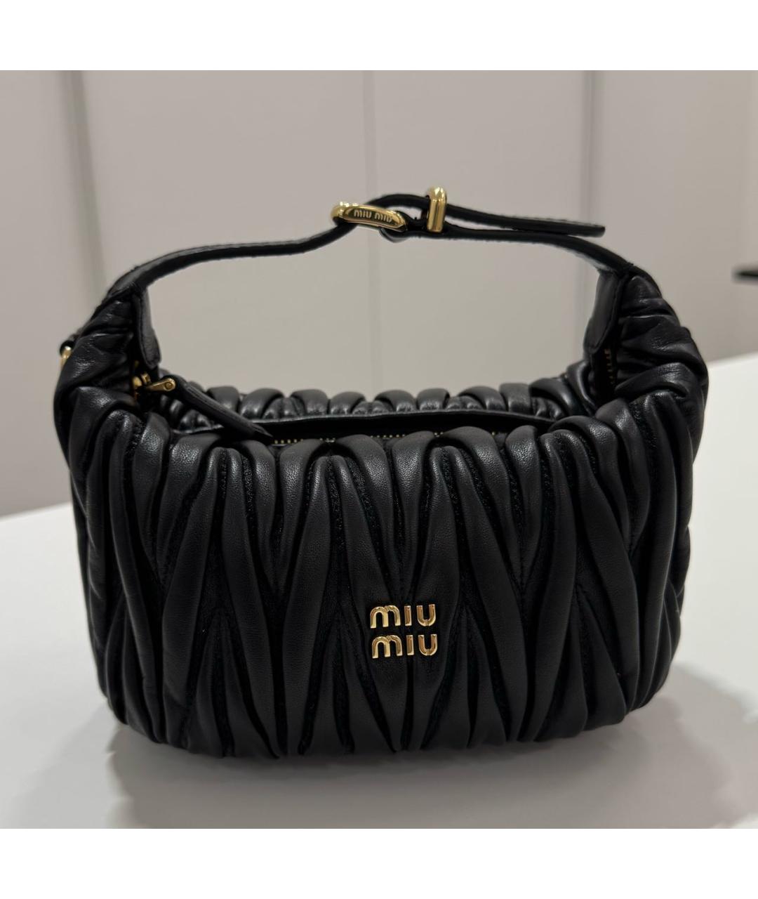 MIU MIU Черная кожаная сумка с короткими ручками, фото 3