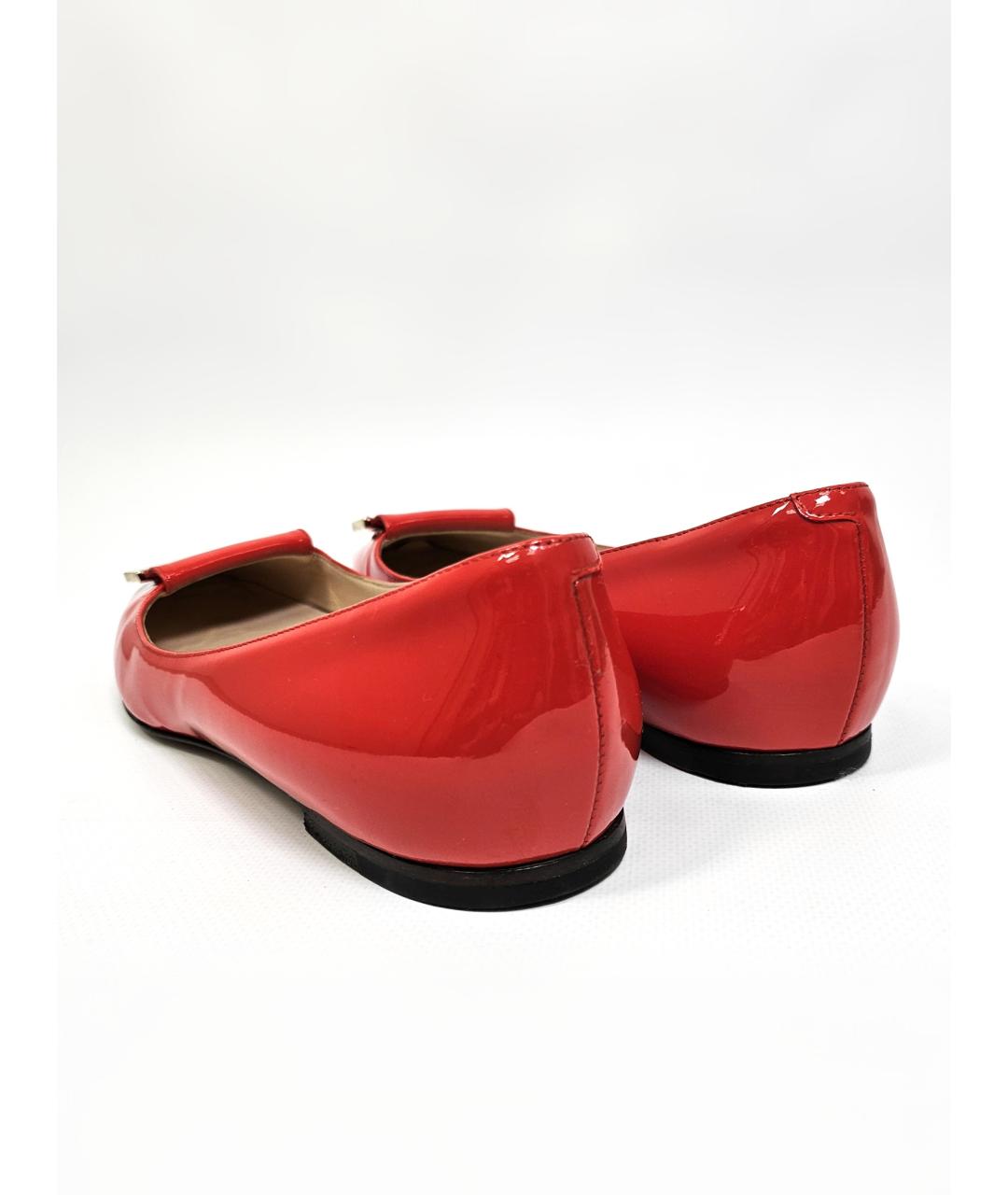 JIMMY CHOO Красные балетки из лакированной кожи, фото 3