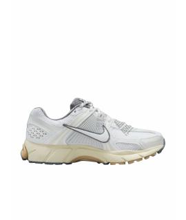 NIKE Низкие кроссовки / кеды