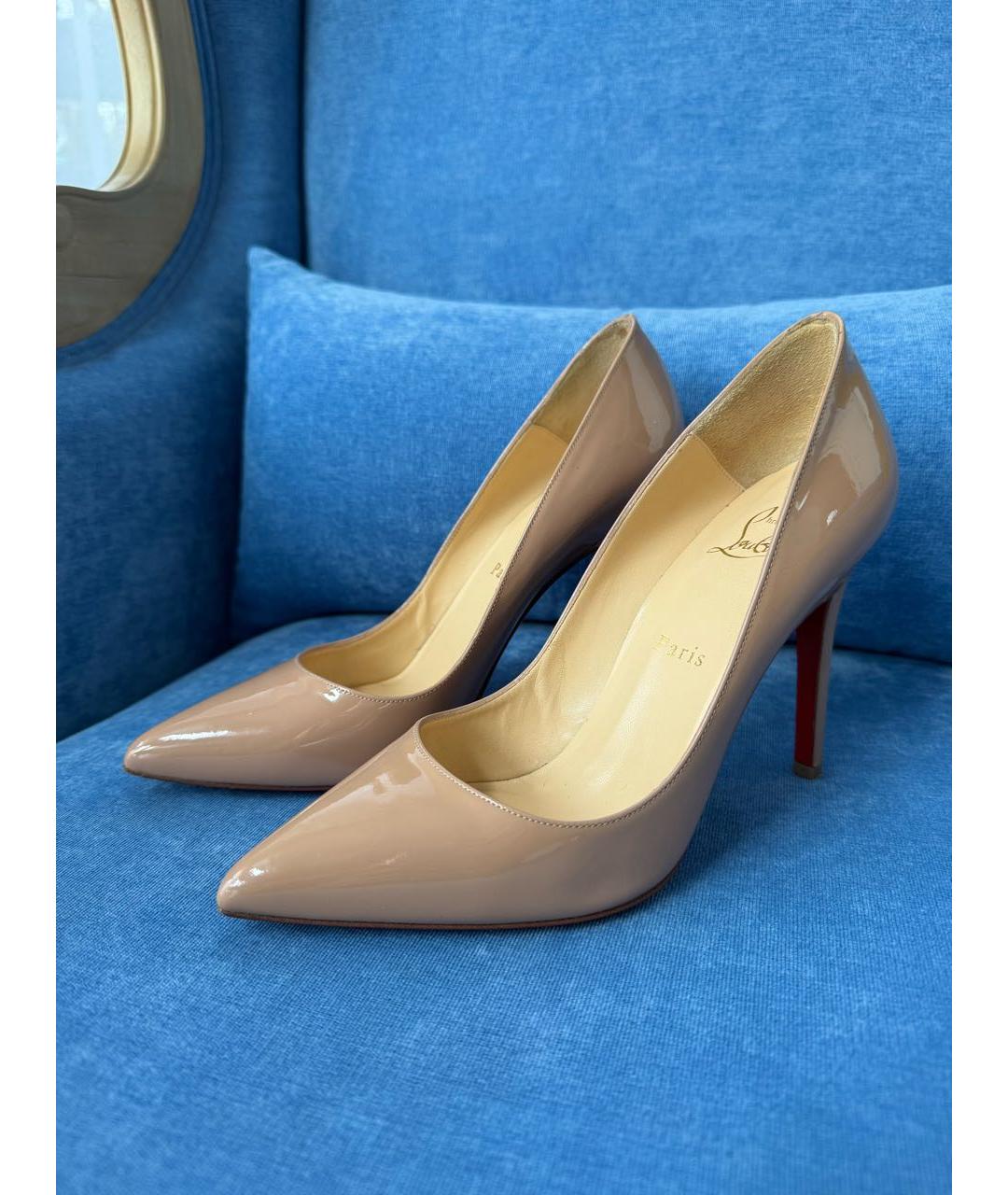 CHRISTIAN LOUBOUTIN Бежевые туфли из лакированной кожи, фото 3