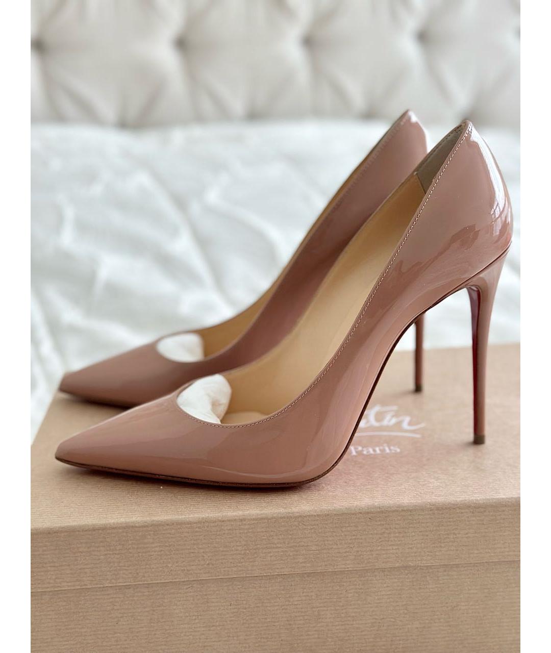 CHRISTIAN LOUBOUTIN Бежевые туфли из лакированной кожи, фото 5
