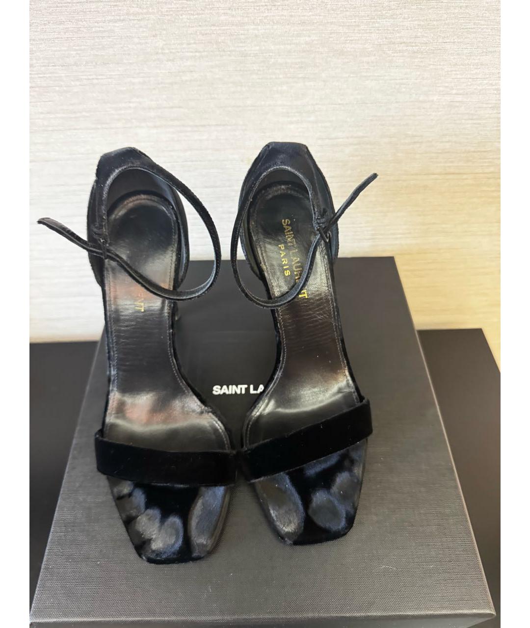 SAINT LAURENT Черные бархатные босоножки, фото 2