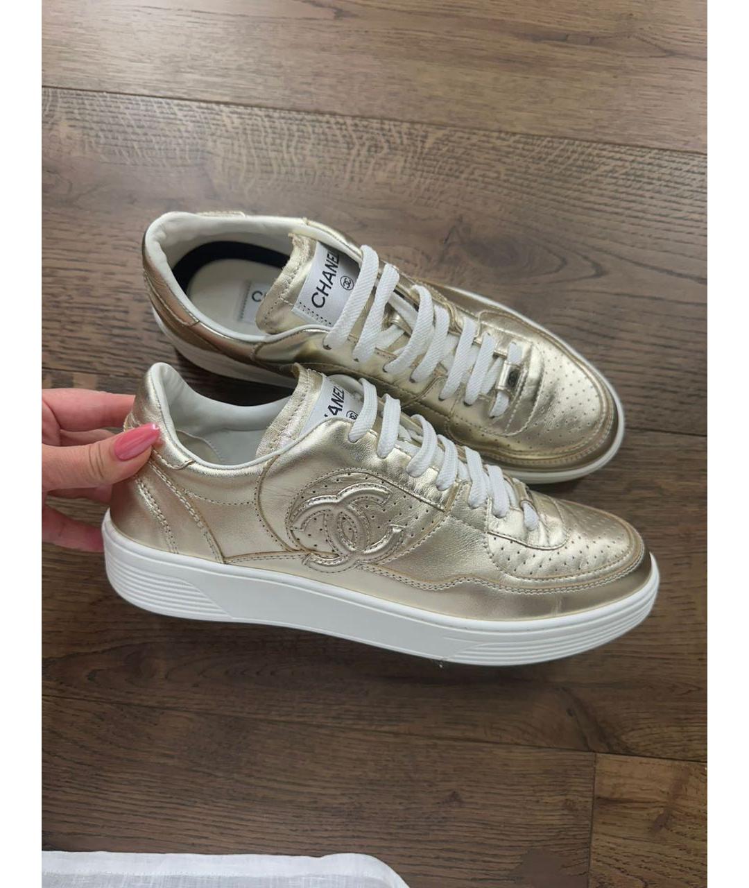 CHANEL Золотые кожаные кеды, фото 9