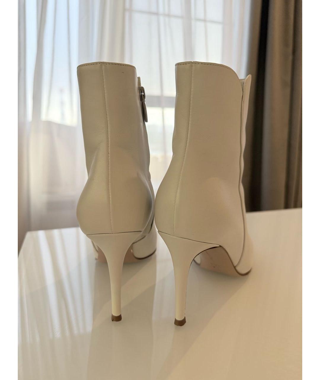 GIANVITO ROSSI Белые кожаные ботильоны, фото 4