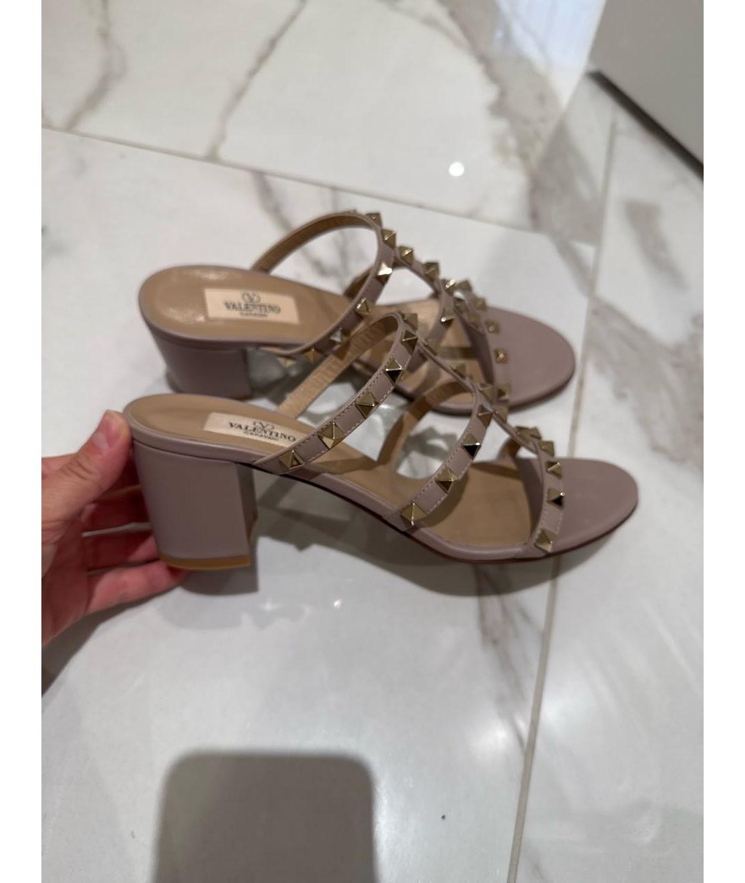 VALENTINO Бежевые кожаные сабо, фото 8