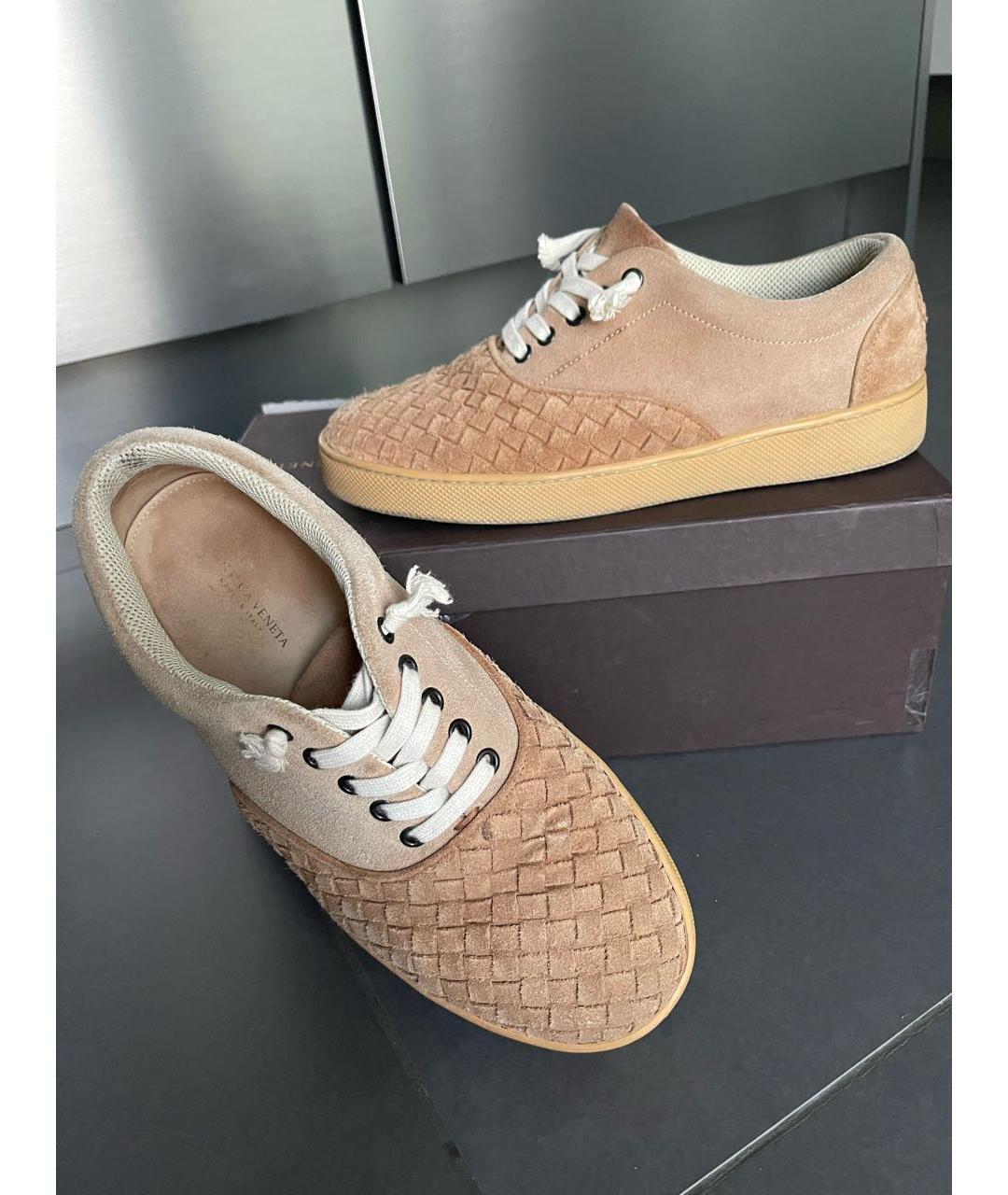 BOTTEGA VENETA Бежевые замшевые низкие кроссовки / кеды, фото 2