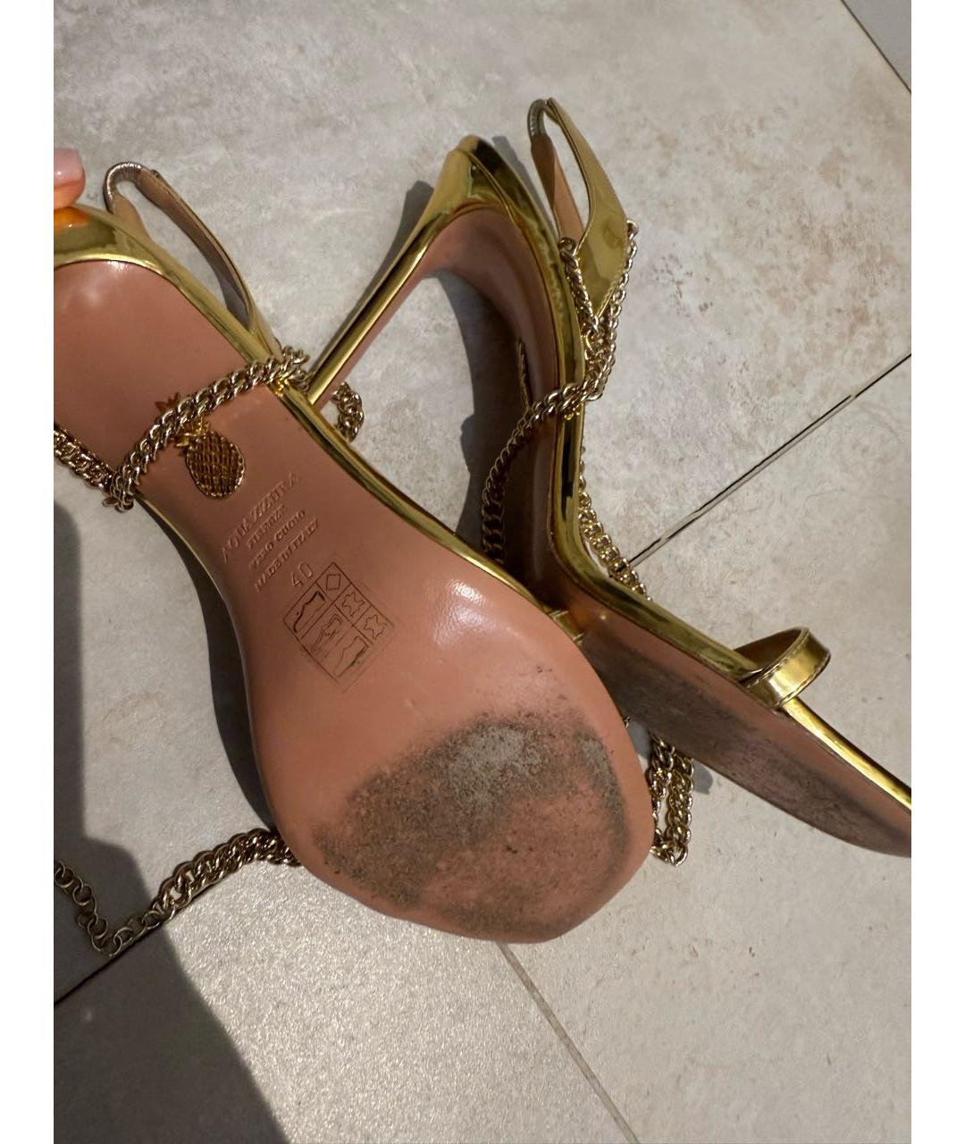 AQUAZZURA Золотые босоножки из лакированной кожи, фото 4