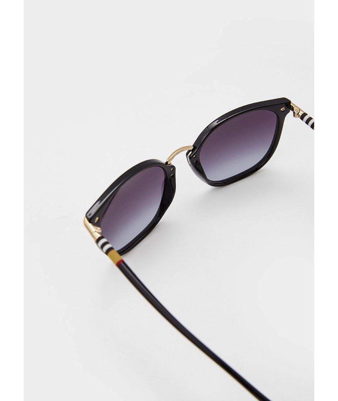 BURBERRY Черные пластиковые солнцезащитные очки, фото 4
