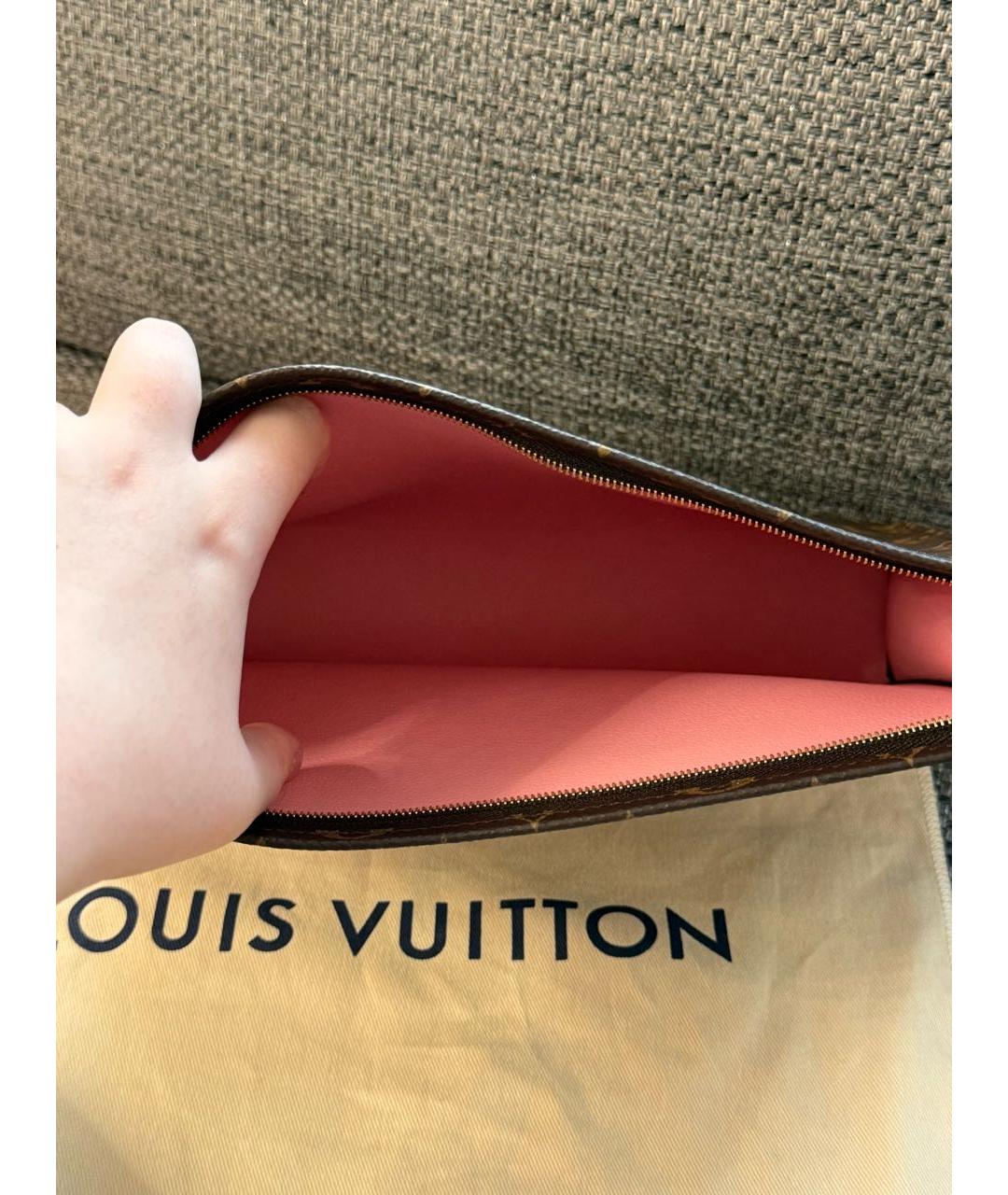 LOUIS VUITTON Коричневая косметичка, фото 7