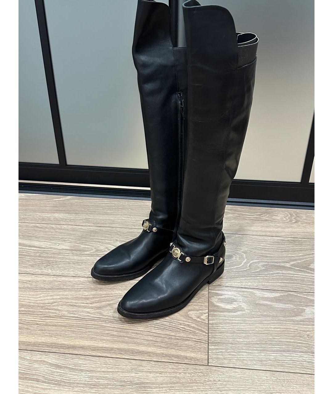 VERSACE Черные кожаные сапоги, фото 2