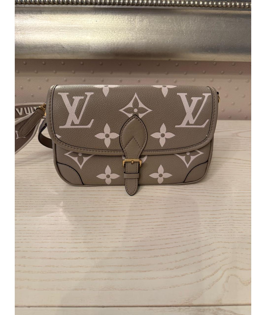 LOUIS VUITTON Бежевая кожаная сумка через плечо, фото 9