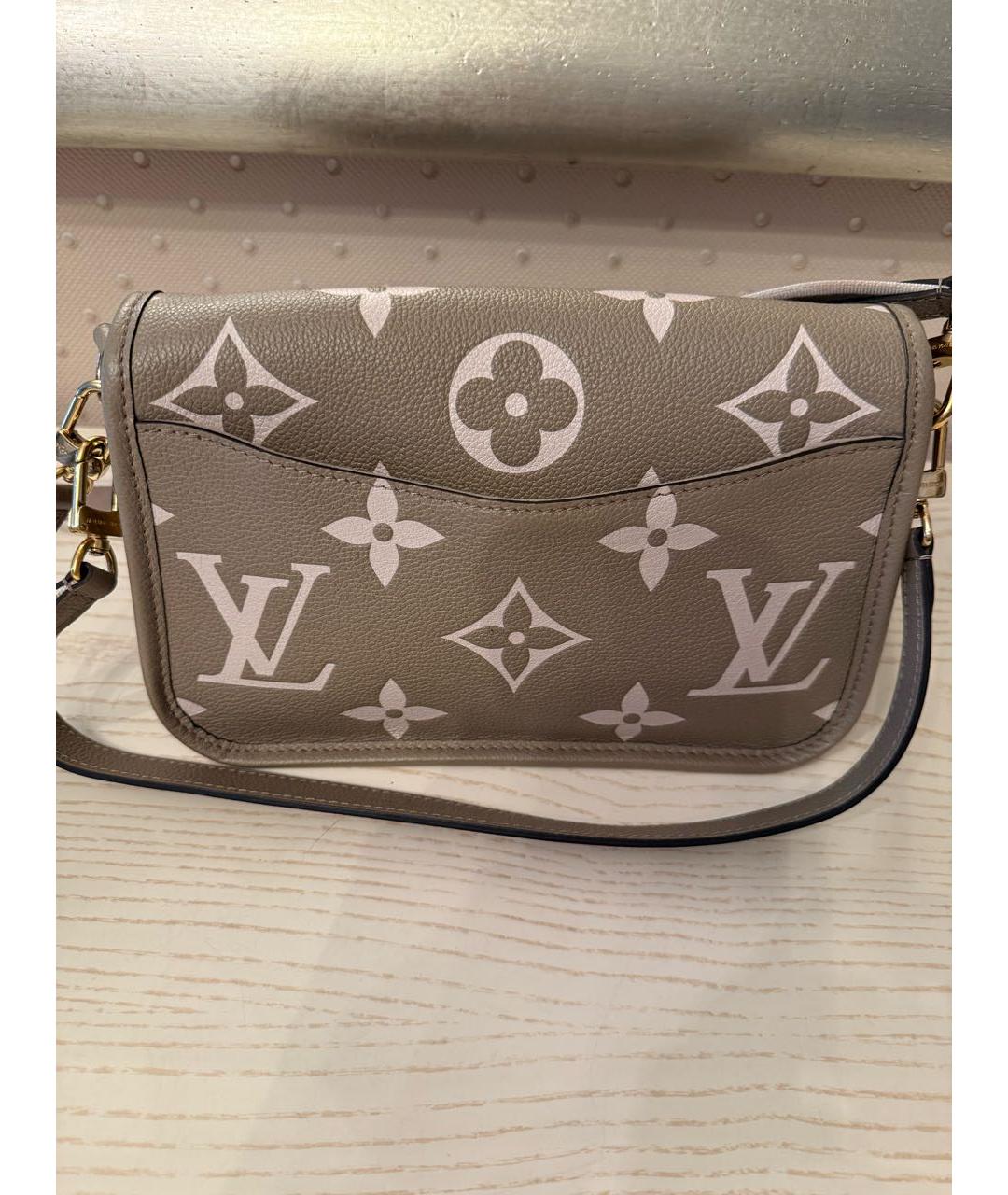 LOUIS VUITTON Бежевая кожаная сумка через плечо, фото 3