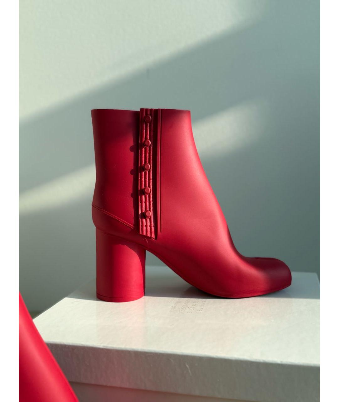 MAISON MARGIELA Красные резиновые ботильоны, фото 6