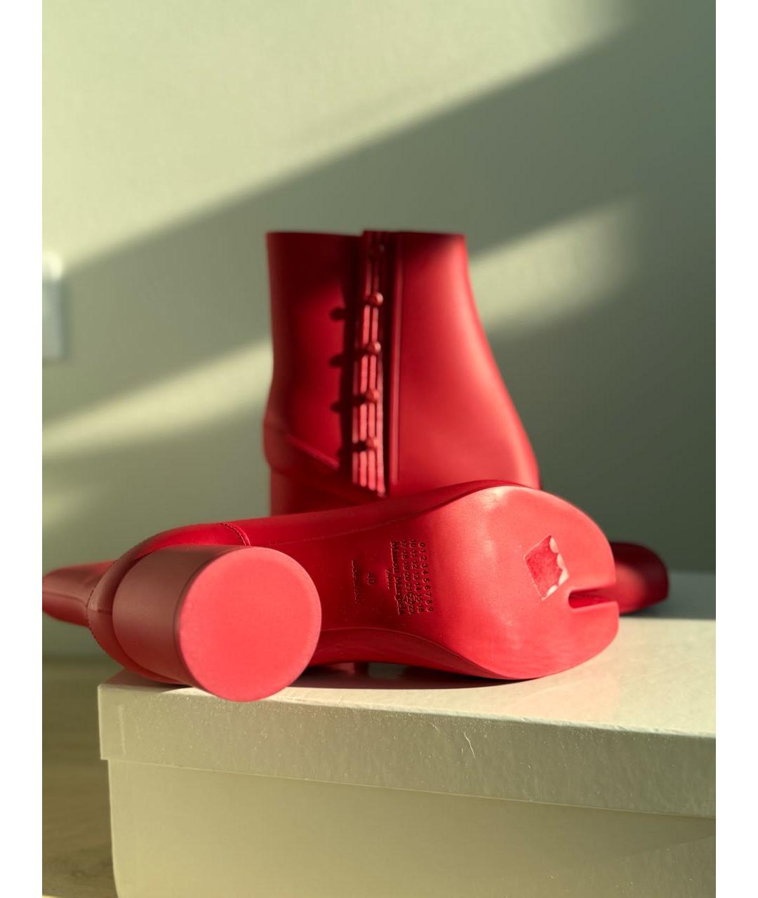 MAISON MARGIELA Красные резиновые ботильоны, фото 5