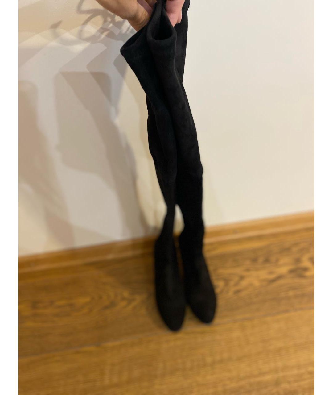 STUART WEITZMAN Черные замшевые ботфорты, фото 2