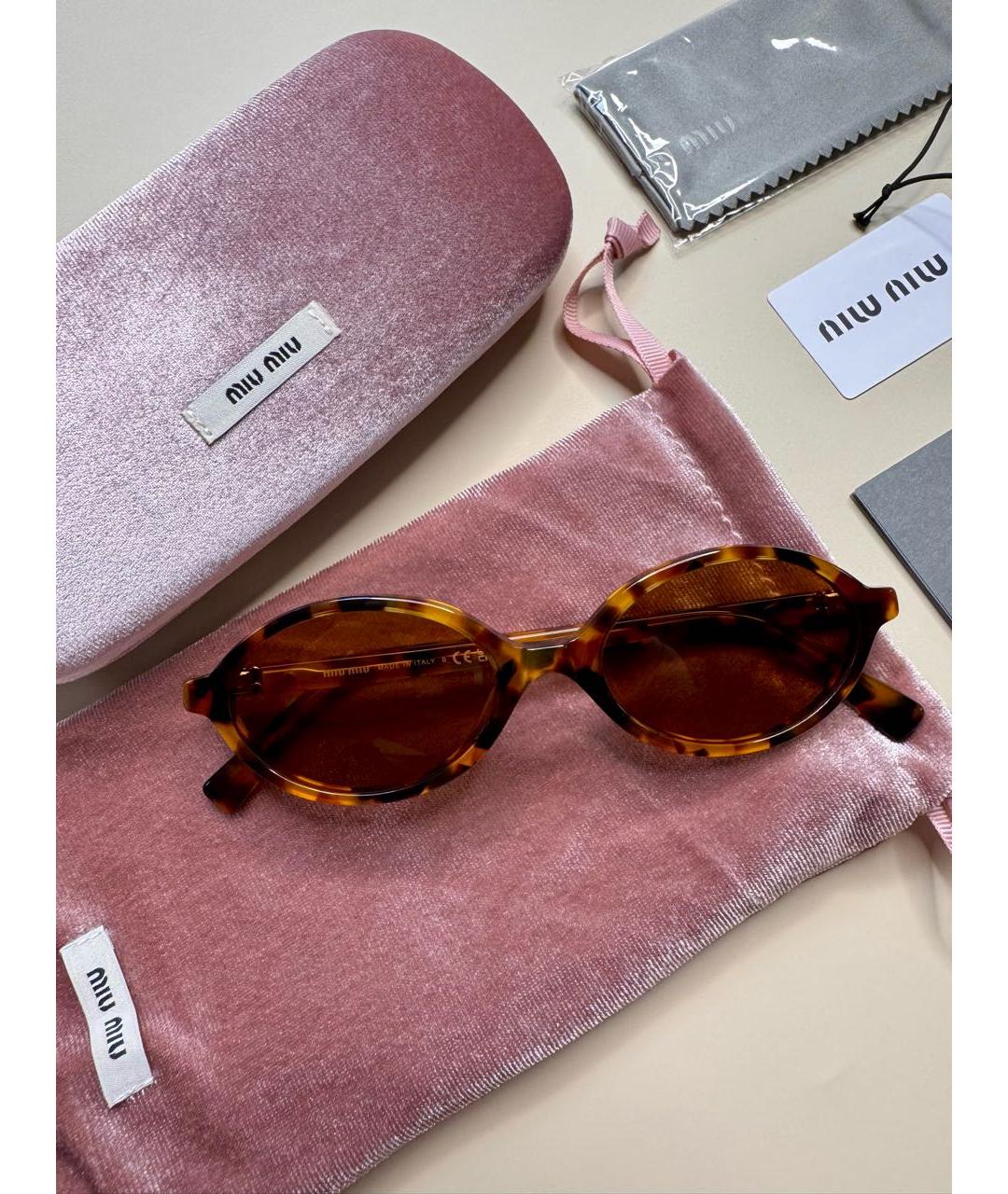 MIU MIU Коричневые пластиковые солнцезащитные очки, фото 3