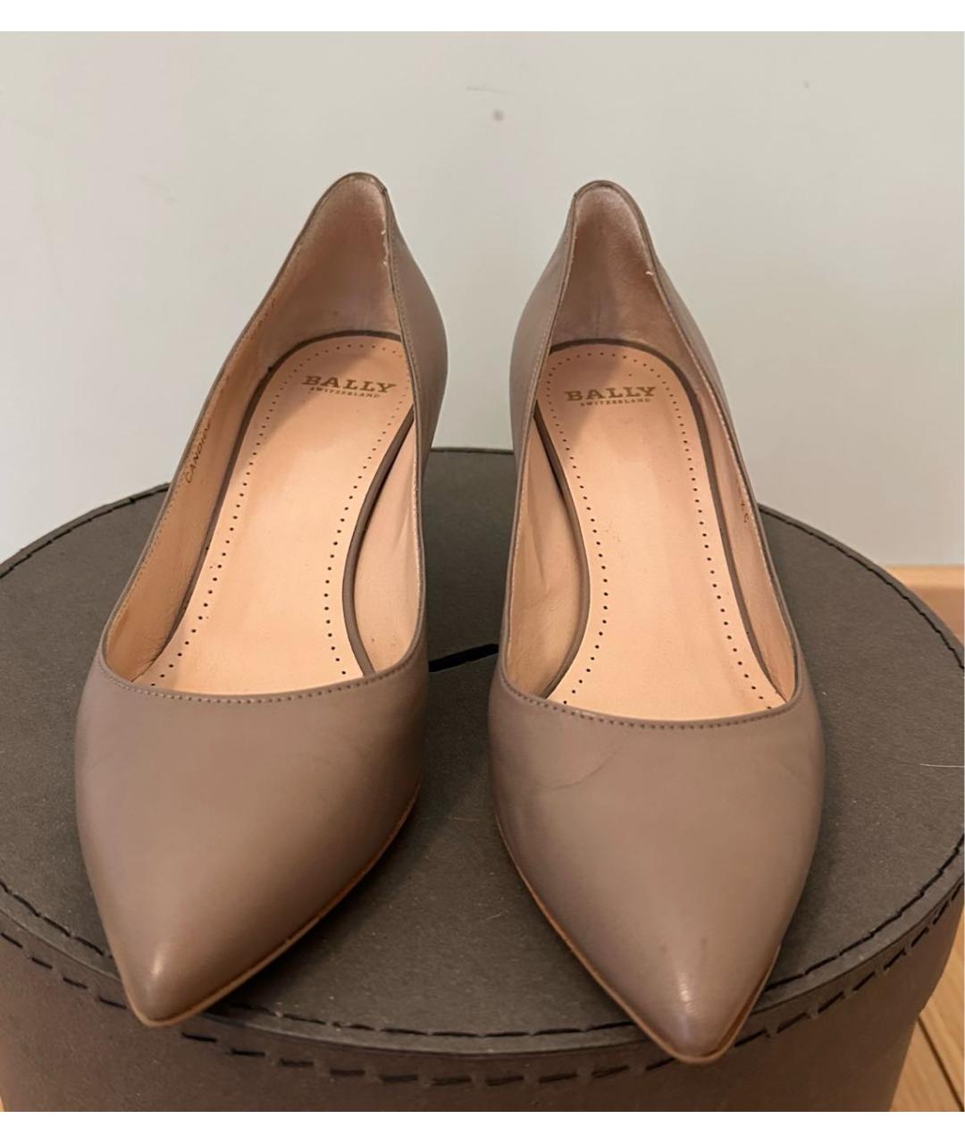BALLY Бежевые кожаные лодочки на низком каблуке, фото 2