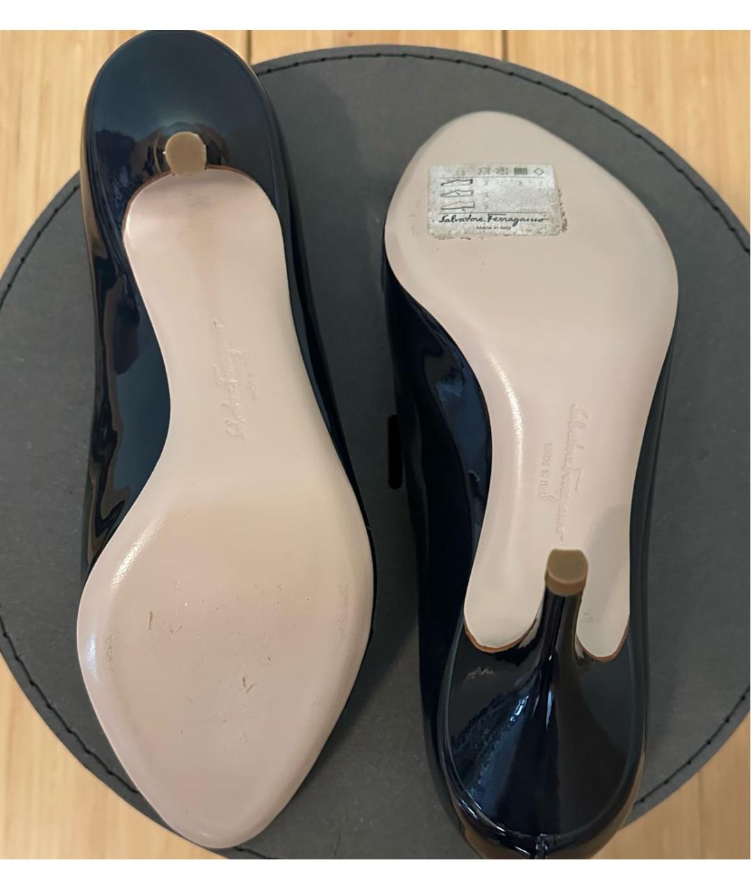 FERRAGAMO Черные туфли из лакированной кожи, фото 5