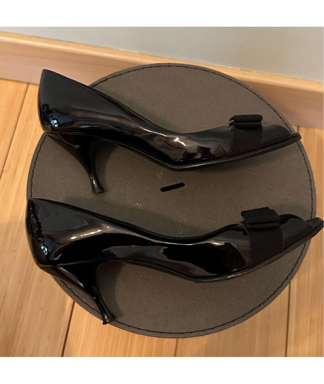 FERRAGAMO Черные туфли из лакированной кожи, фото 4