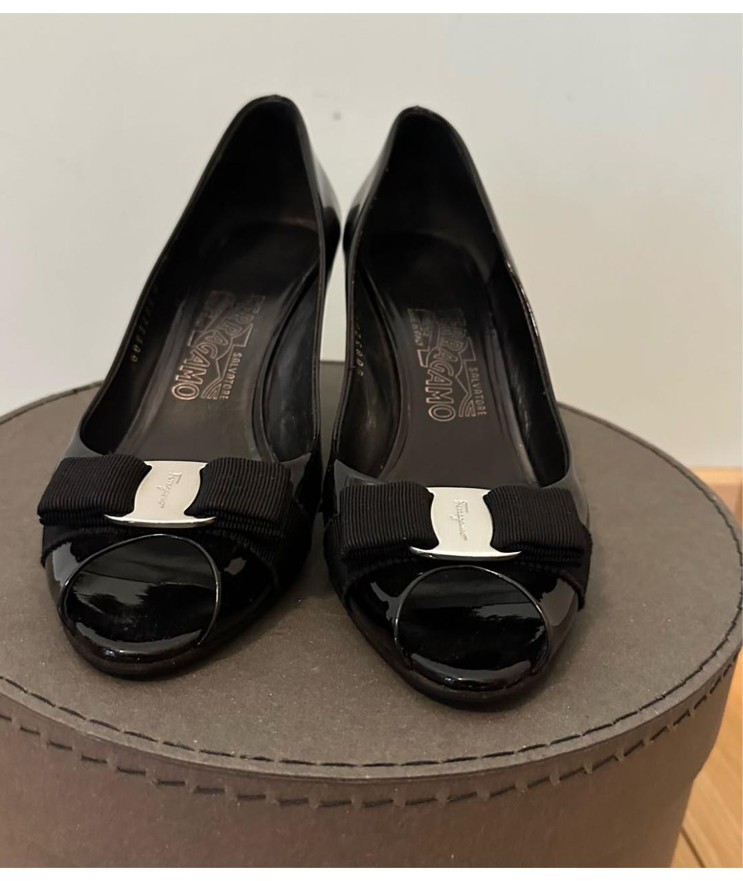 FERRAGAMO Черные туфли из лакированной кожи, фото 2