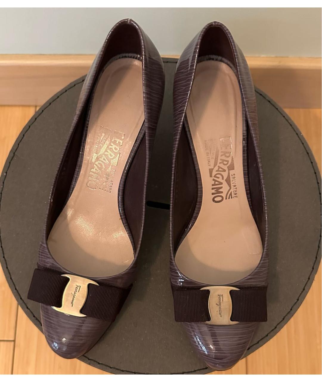 FERRAGAMO Фиолетовые туфли из лакированной кожи, фото 3