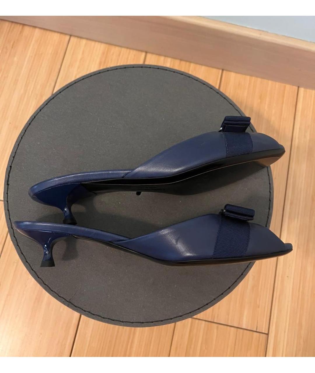 FERRAGAMO Синие кожаные мюли, фото 5