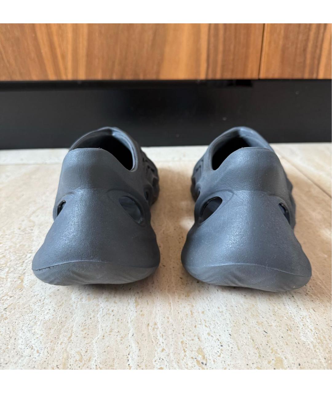 ADIDAS YEEZY Черные низкие кроссовки / кеды, фото 4