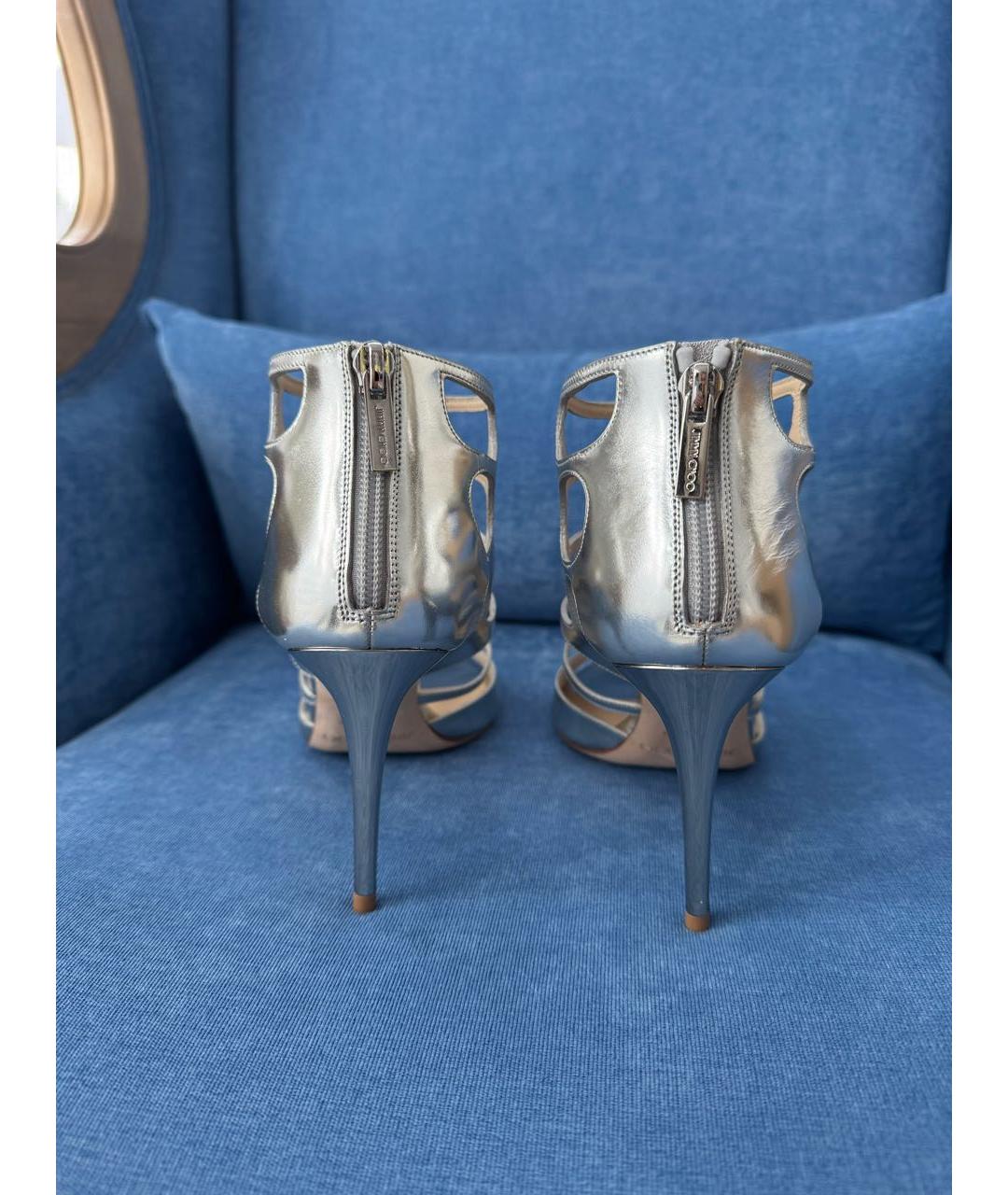 JIMMY CHOO Серебряные босоножки из лакированной кожи, фото 4