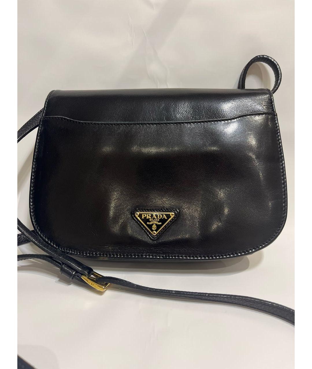 PRADA Черная сумка через плечо из лакированной кожи, фото 3