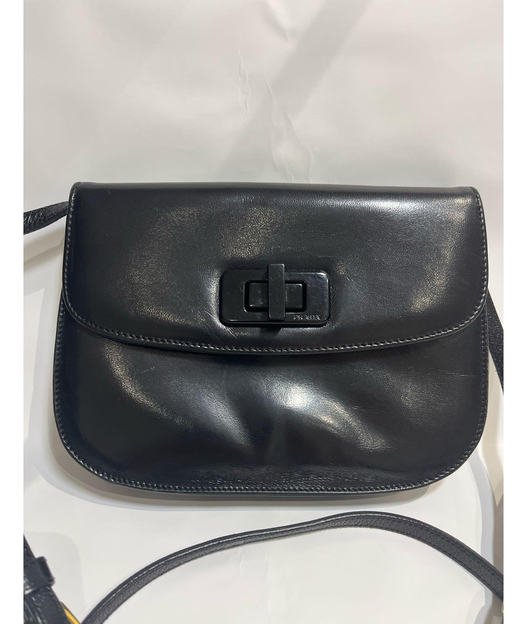 PRADA Черная сумка через плечо из лакированной кожи, фото 5