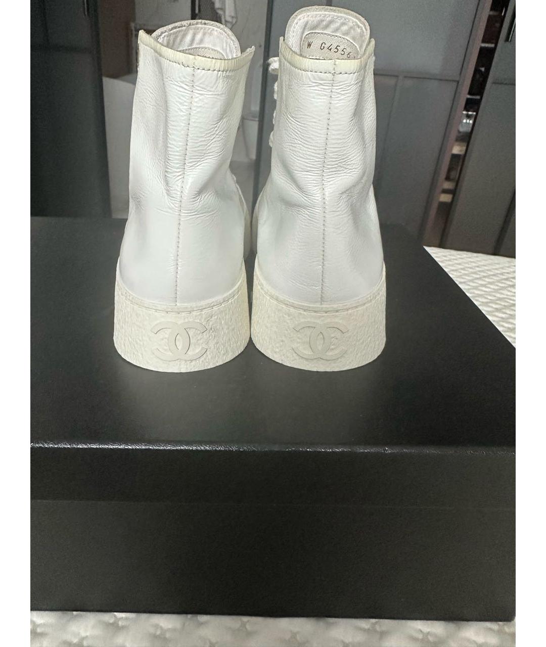 CHANEL Белые кожаные кеды, фото 3