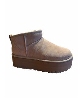 UGG AUSTRALIA Ботинки