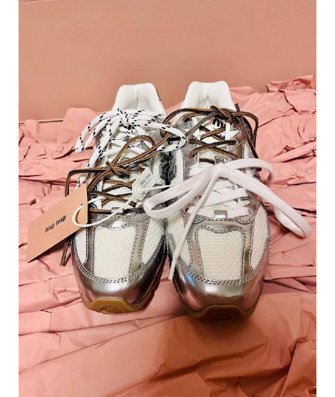 MIU MIU Серебряные кожаные кроссовки, фото 2